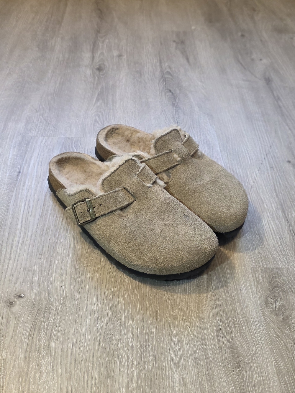 Birkenstock Boston Beige Suede Shearling Clogs Size 7.5 Narrow (38)